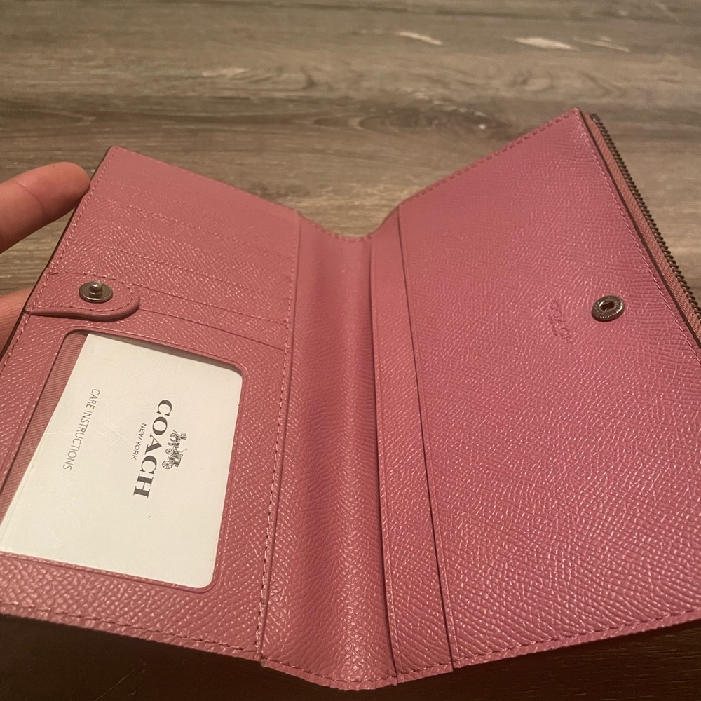 Wallets - Picture 6 of 10
